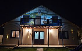 Casa De La Dunare-Daeni
